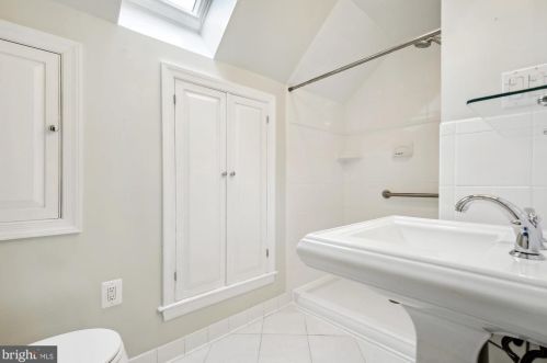 312 Alexandria Ave, Alexandria VA 22301-3036 exterior