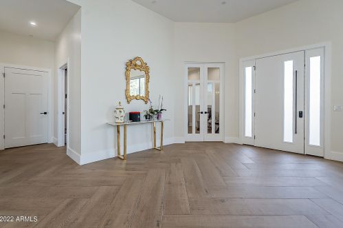 3303 60th St, Phoenix AZ  85018-6706 exterior