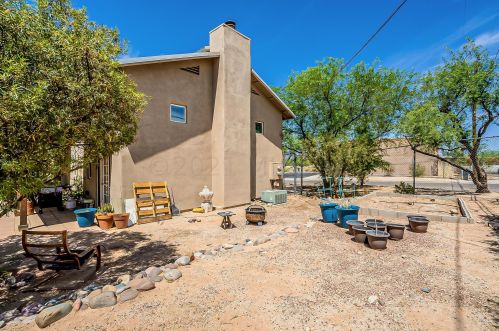 1070 Miles St, Tucson AZ 85719-6140 exterior