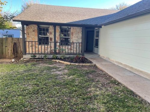 3805 Alexandria Dr, Austin TX  78749-3933 exterior