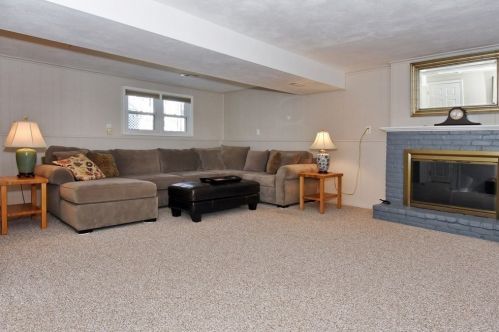 56 Reservoir Dr, Danvers MA 01923-1243 exterior