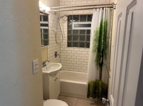 3365 58, Milwaukee WI 53218-4247 exterior