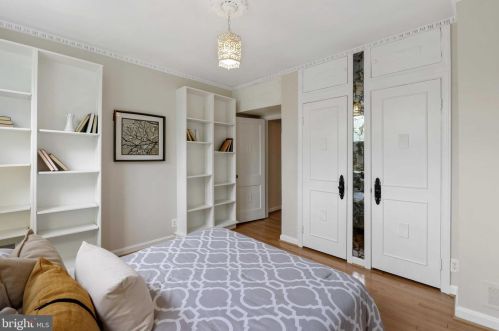 2731 Dumbarton St, Washington DC 20007-3336 exterior