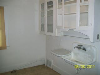 5573 Montclair St, Detroit MI  48213-3489 exterior