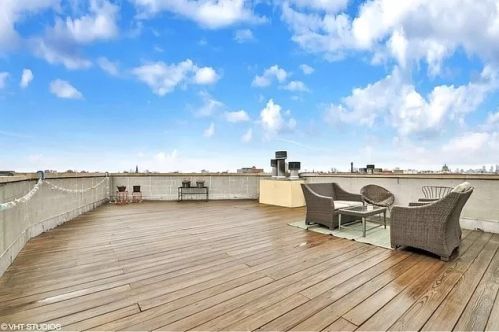 2631 Chicago Ave, Chicago IL 60622-8181 exterior