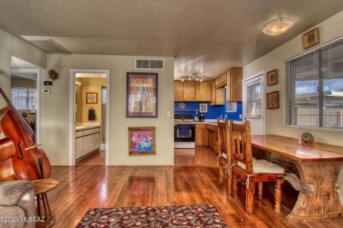 892 Glenn St, Tucson AZ  85705-4120 exterior