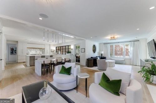 2312 Montview Dr, Atlanta GA 30305-4071 exterior