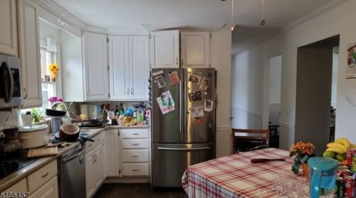 10 Poinsetta Ct, Kinnelon, NJ 07405-3008