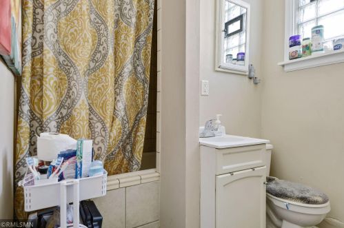 822 Edmund Ave, Saint Paul MN 55104-2578 exterior