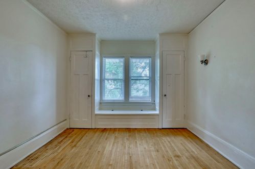 136 1 St, Milwaukee WI 53207-0014 exterior