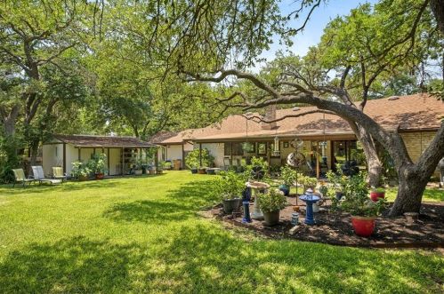 8709 Collingwood Dr, Austin TX 78748-5204 exterior