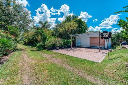 2940 8 Ave, Naples FL 34120-4920 exterior