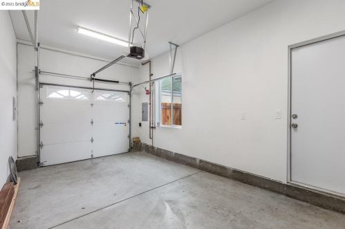 2325 8 St, Berkeley CA 94710-2311 exterior