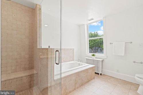 3021 Cambridge Pl, Washington DC  20007-2914 exterior