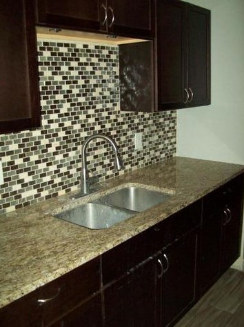 6432 Rhodes Ave, Chicago IL 60827-1341 exterior