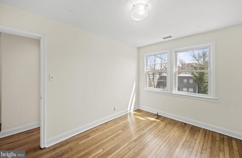 1423 Holbrook St, Washington DC 20002-2908 exterior