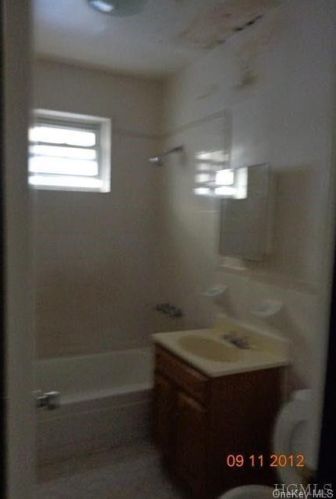 788 Garden St, Bronx NY 10460-1104 exterior