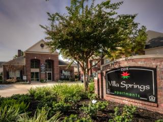 15101 Blue Ash Dr, Houston TX  77090-6311 exterior