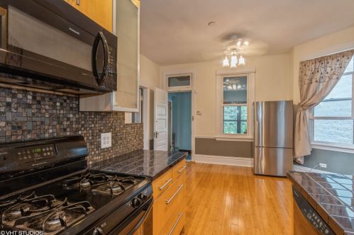 1642 Berwyn Ave, Chicago IL 60640-2007 exterior