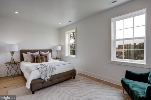 1213 17th St, Washington DC  20002-2019 exterior