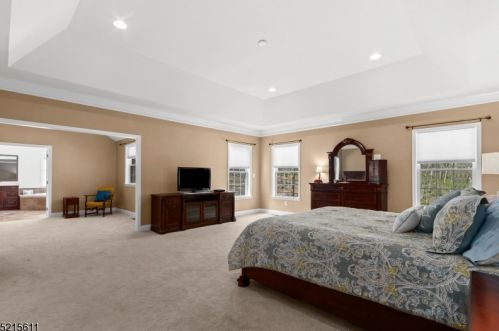 8 Sovereign Dr, Roxbury Township NJ  07836-0230 exterior