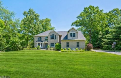 2 Brandywine Ct, Dover, NJ 07869-3128