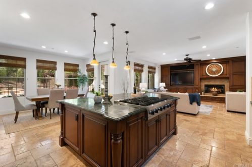 10723 Plumas Way, Tustin CA  92782-4305 exterior