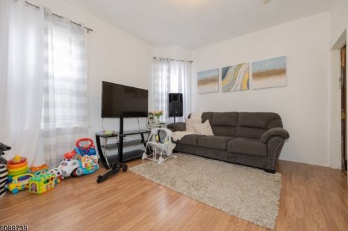 317 Madison Ave, Paterson NJ 07524-2622 exterior