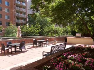 1221 Eads St, Arlington VA  22202-4729 exterior