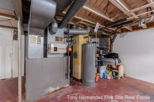 977 Southern Ave, Meskegon MI  49441-2236 exterior