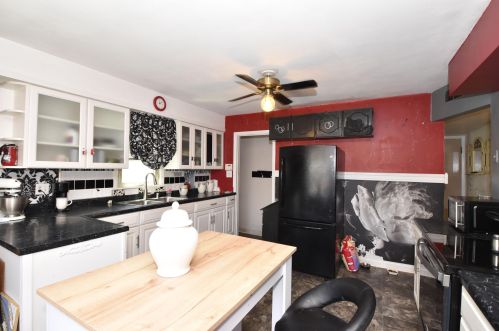 3912 71, Milwaukee WI 53220-2302 exterior