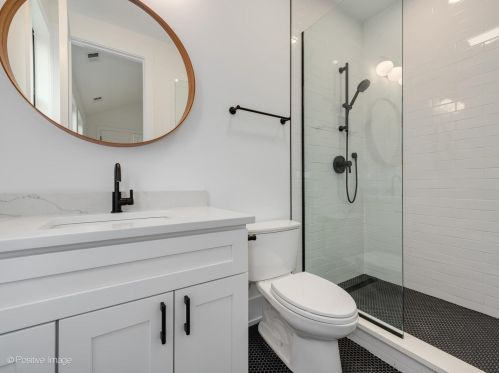 1943 Honore St, Chicago IL  60622-1044 exterior