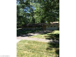 2460 Chestnut Dr, Cleveland, OH 44145-3125
