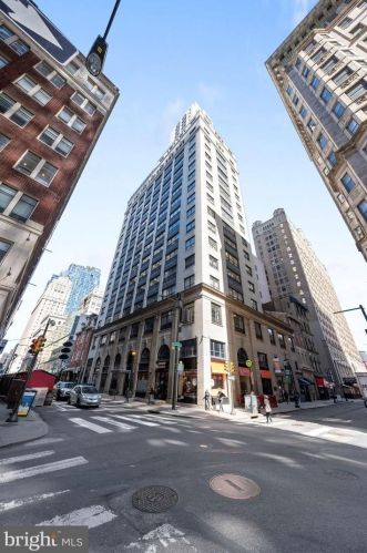 1425 Locust St, Philadelphia PA 19102-3832 exterior