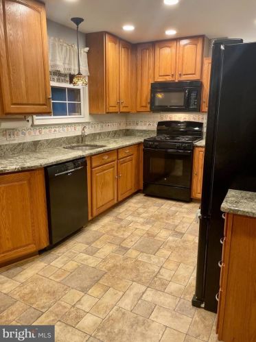 7143 Githens Ave, Camden NJ 08109-3156 exterior