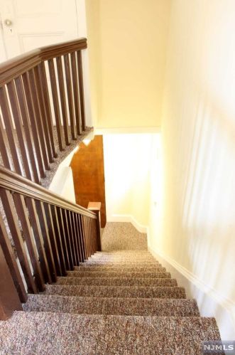 25 Sunset Ln, Tenafly, NJ 07670-1631