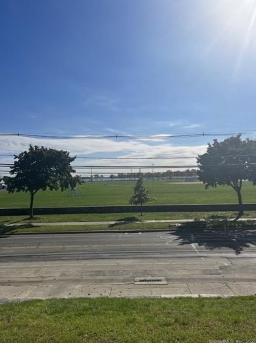 33 Seaview Ave, Norwalk CT 06855-1825 exterior