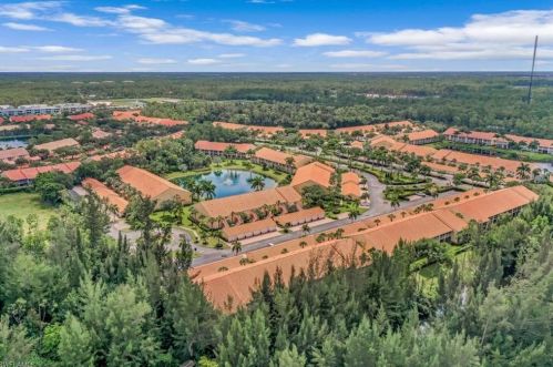 2400 Bayou Ln, Naples FL  34112-7811 exterior