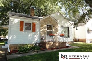 3011 60th St, Omaha NE  68104-1101 exterior