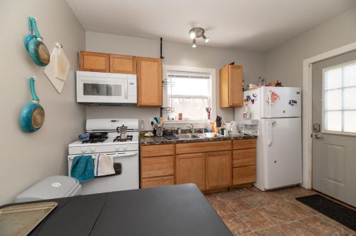 3510 Burdick St, Kalamazoo MI 49001-6126 exterior