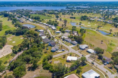 3113 Monte Vis St, Fort Pierce FL 34952-6002 exterior