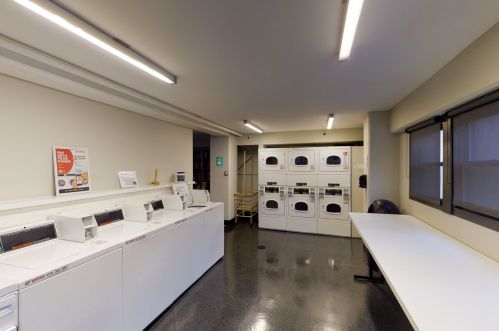 1350 Astor St, Chicago IL 60610-2172 exterior