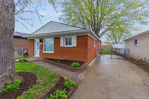 4191 Monroe St, Dearborn Heights MI  48125-2516 exterior