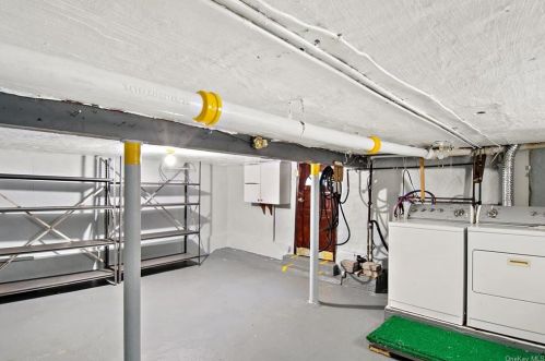 2320 Tenbroeck Ave, Bronx NY 10469-5308 exterior