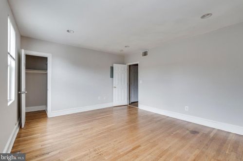 1320 T St, Washington DC 20009-4438 exterior