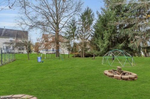 26 Francis Dr, Bridgewater NJ  08807-5714 exterior