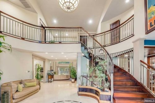 3 Pne Ter, Demarest NJ 07627-1214 exterior