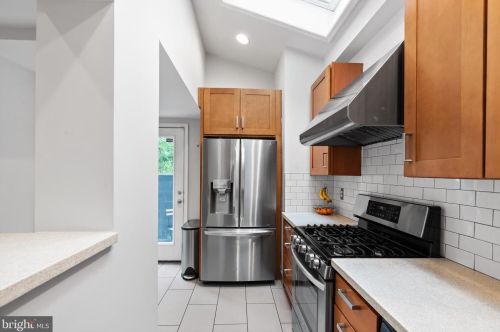 605 Catharine St, Philadelphia PA 19147-2909 exterior