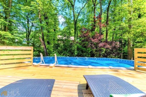 2885 Duke Of Gloucester, Atlanta GA  30344-5804 exterior