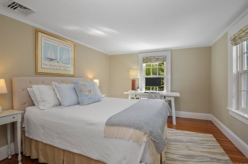 88 Kings Hwy, Westport CT 06880-2422 exterior